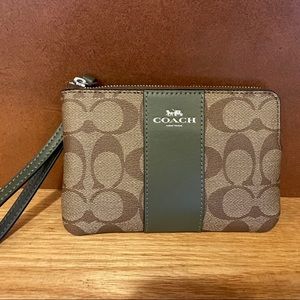 BRAND NEW! COACH WRISTLET